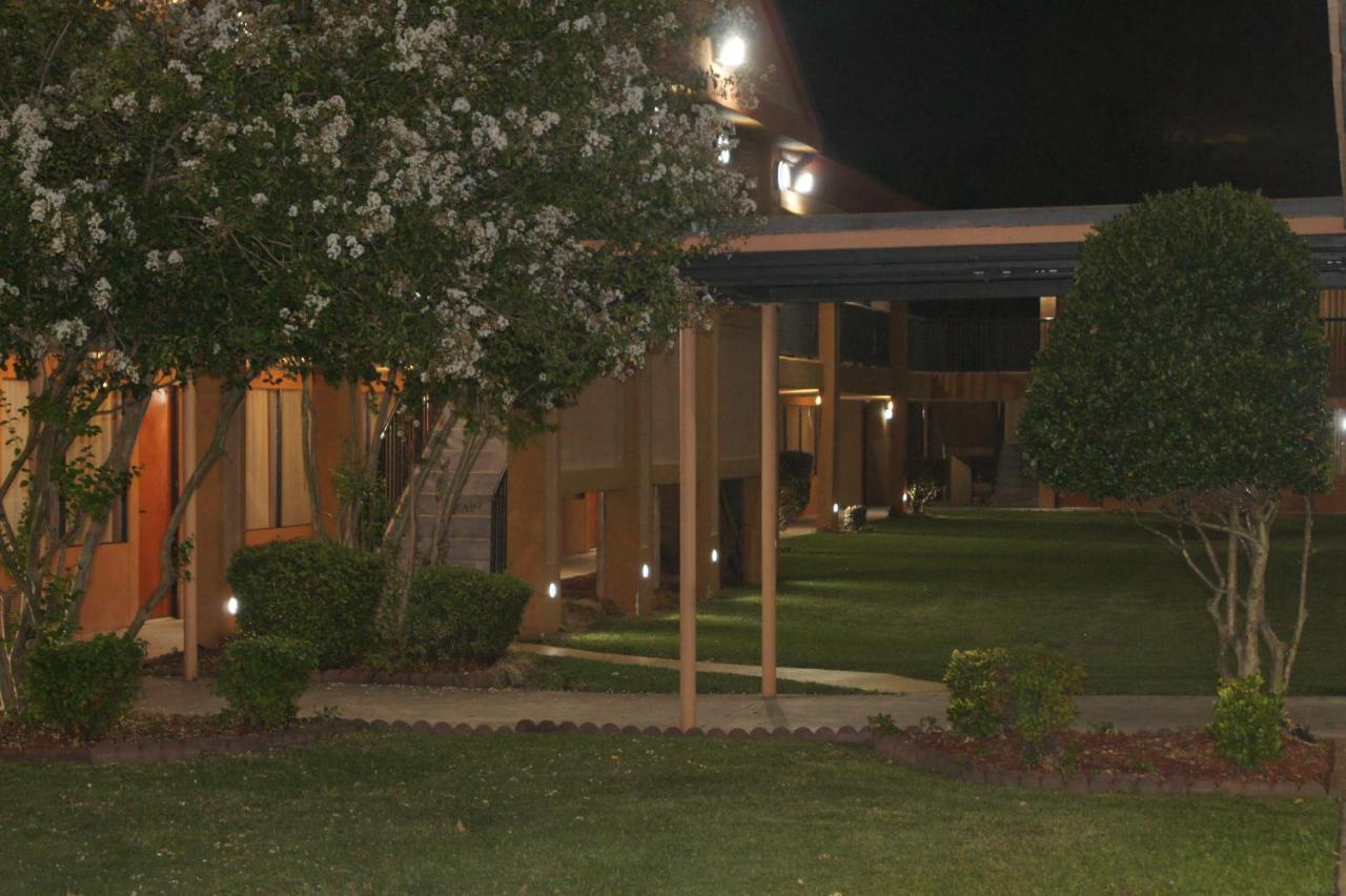 Days Inn By Wyndham Durham/Near Duke University Exterior foto