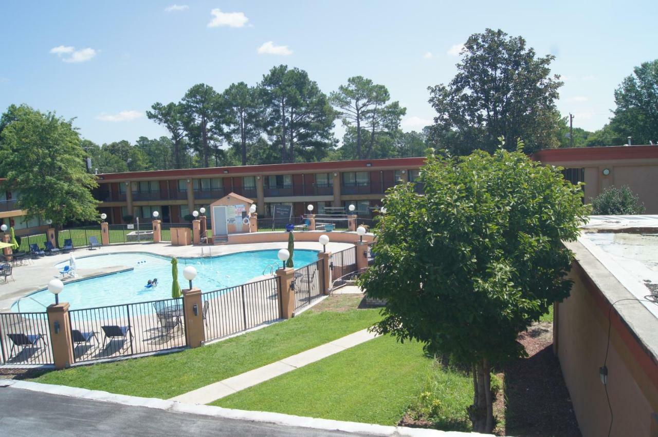 Days Inn By Wyndham Durham/Near Duke University Exterior foto