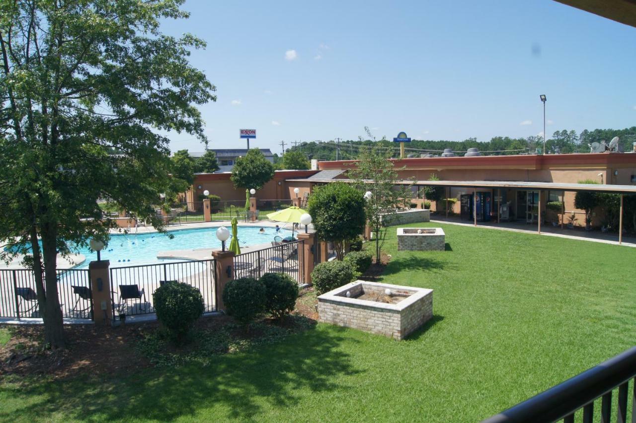 Days Inn By Wyndham Durham/Near Duke University Exterior foto