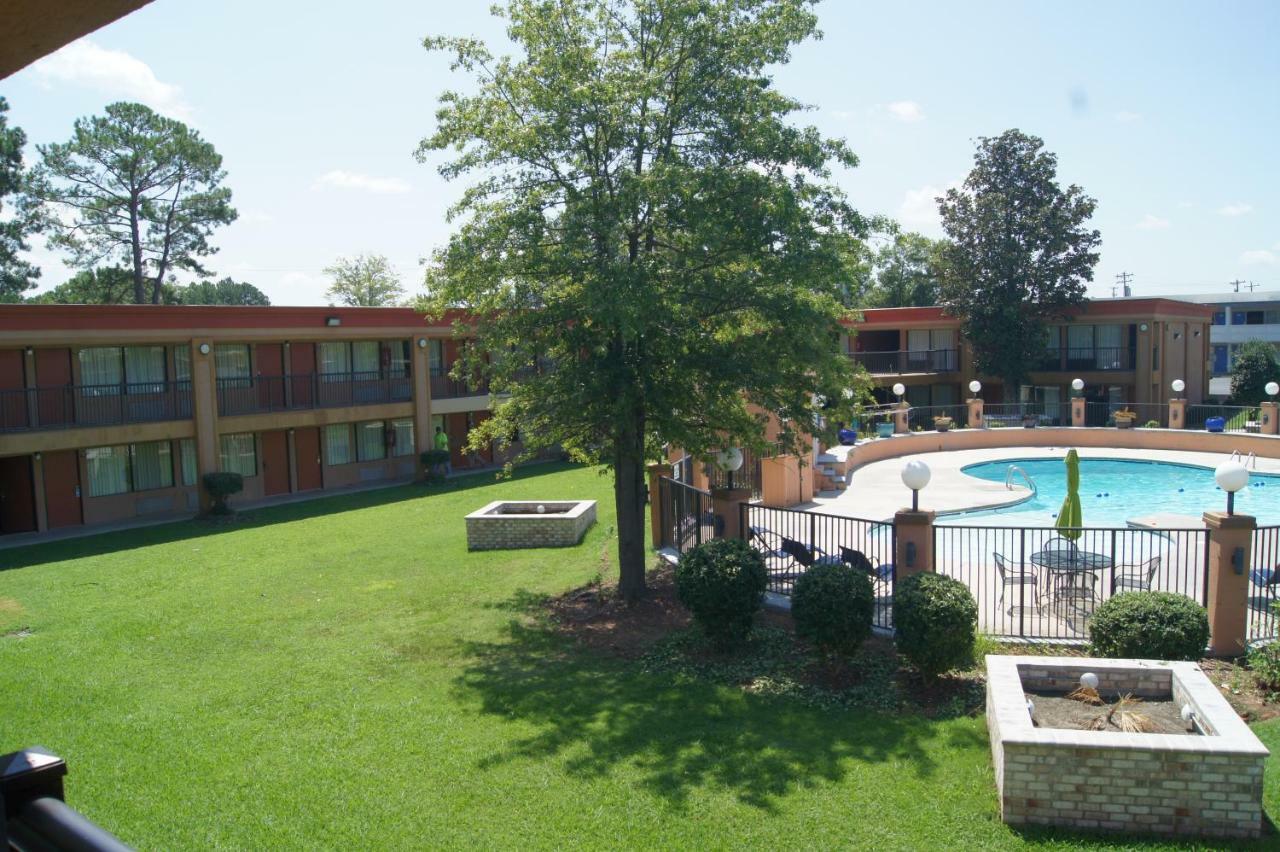Days Inn By Wyndham Durham/Near Duke University Exterior foto